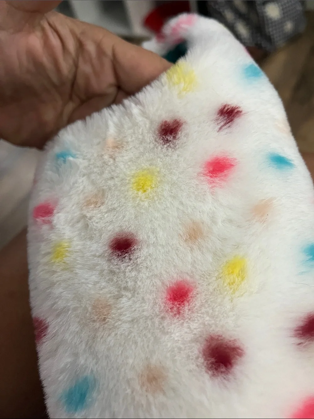 Kids 5/6 Plush Slip-On One-Piece Slippers - White Polka Dot & Pink Daisy